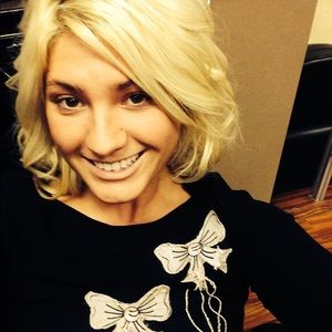 Meet your Posher, Alexis